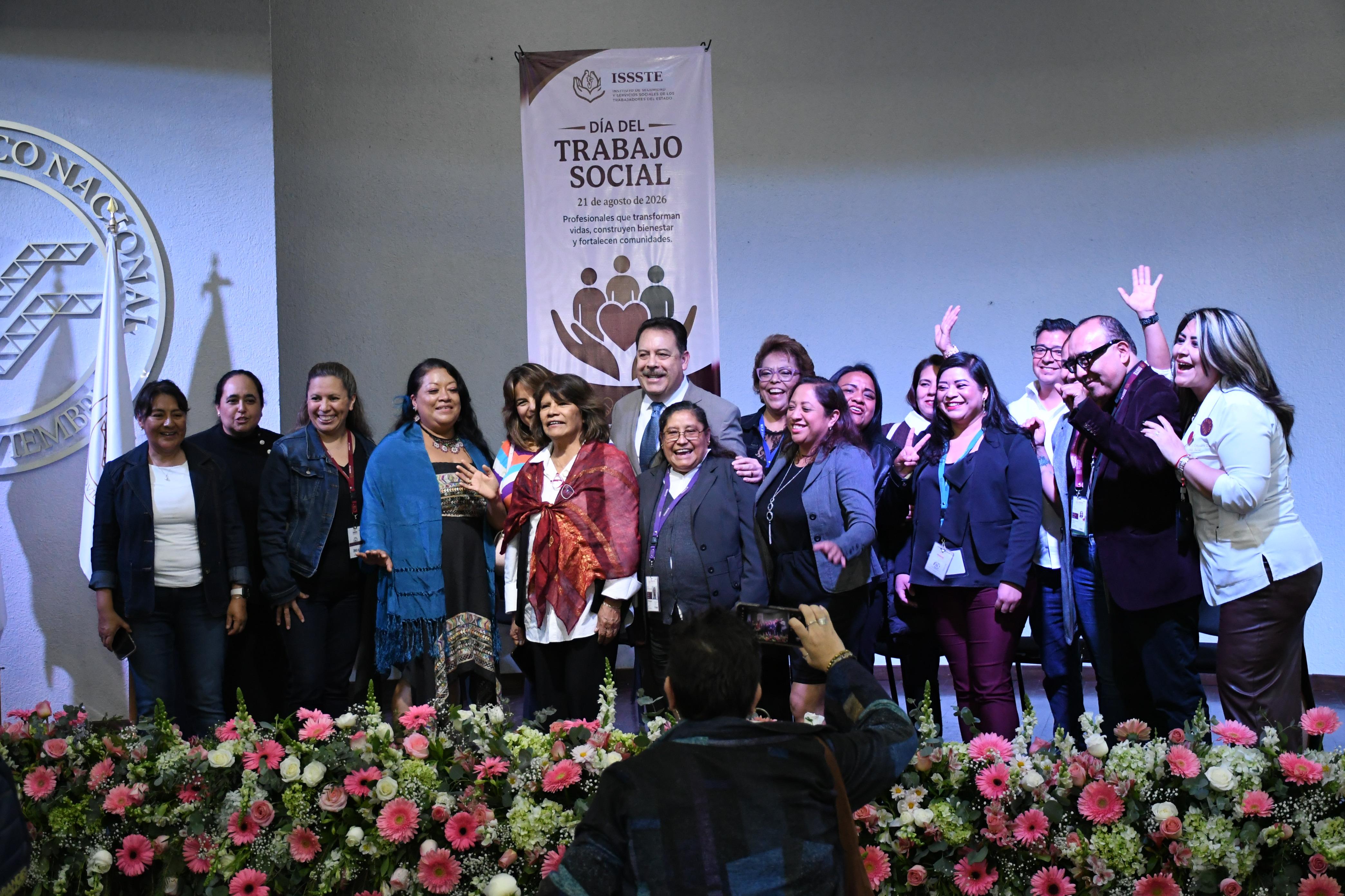  Conmemoracion del Dia del Trabajo Social  en el CMN "20 de Noviembre